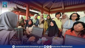 Bimtek Pengoprasian Alat Posbindu dan Assessment untuk Kader Posyandu Kalurahan Wedomartani